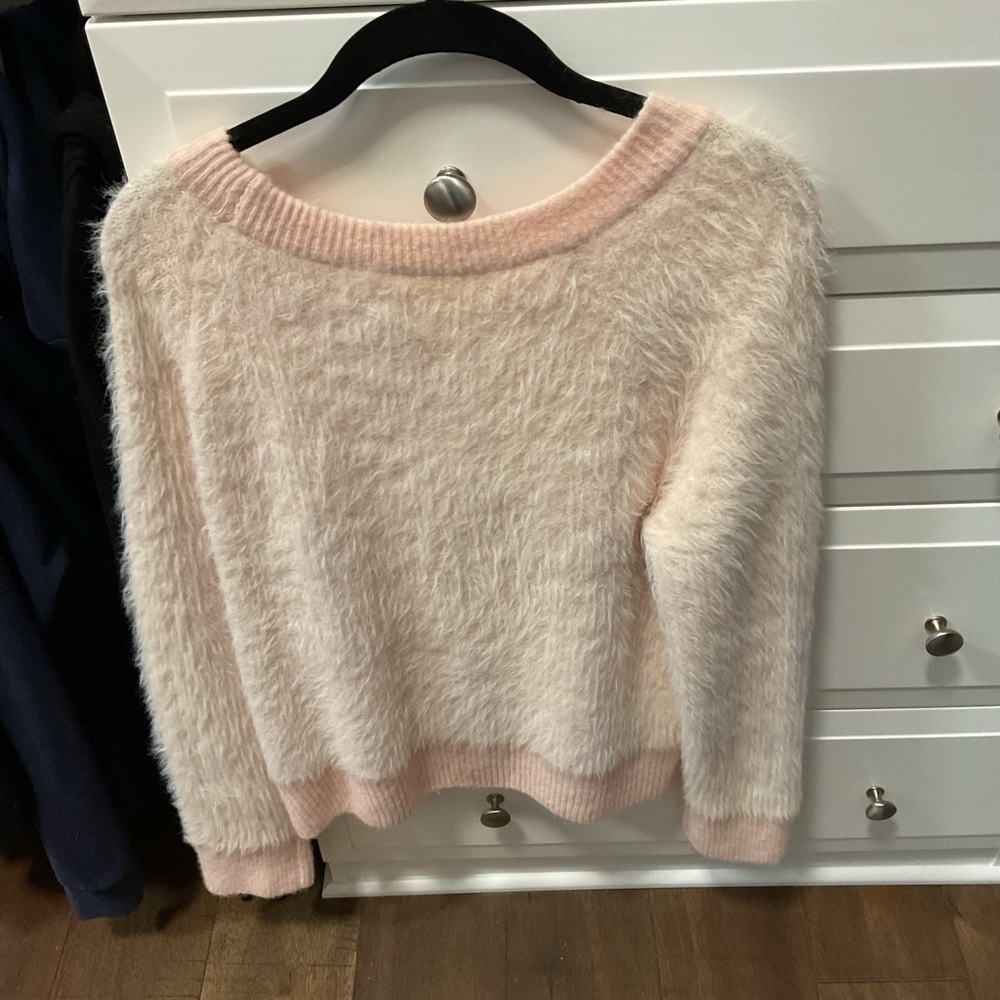 NWOT Lou&Grey light pink fuzzy sweater size M